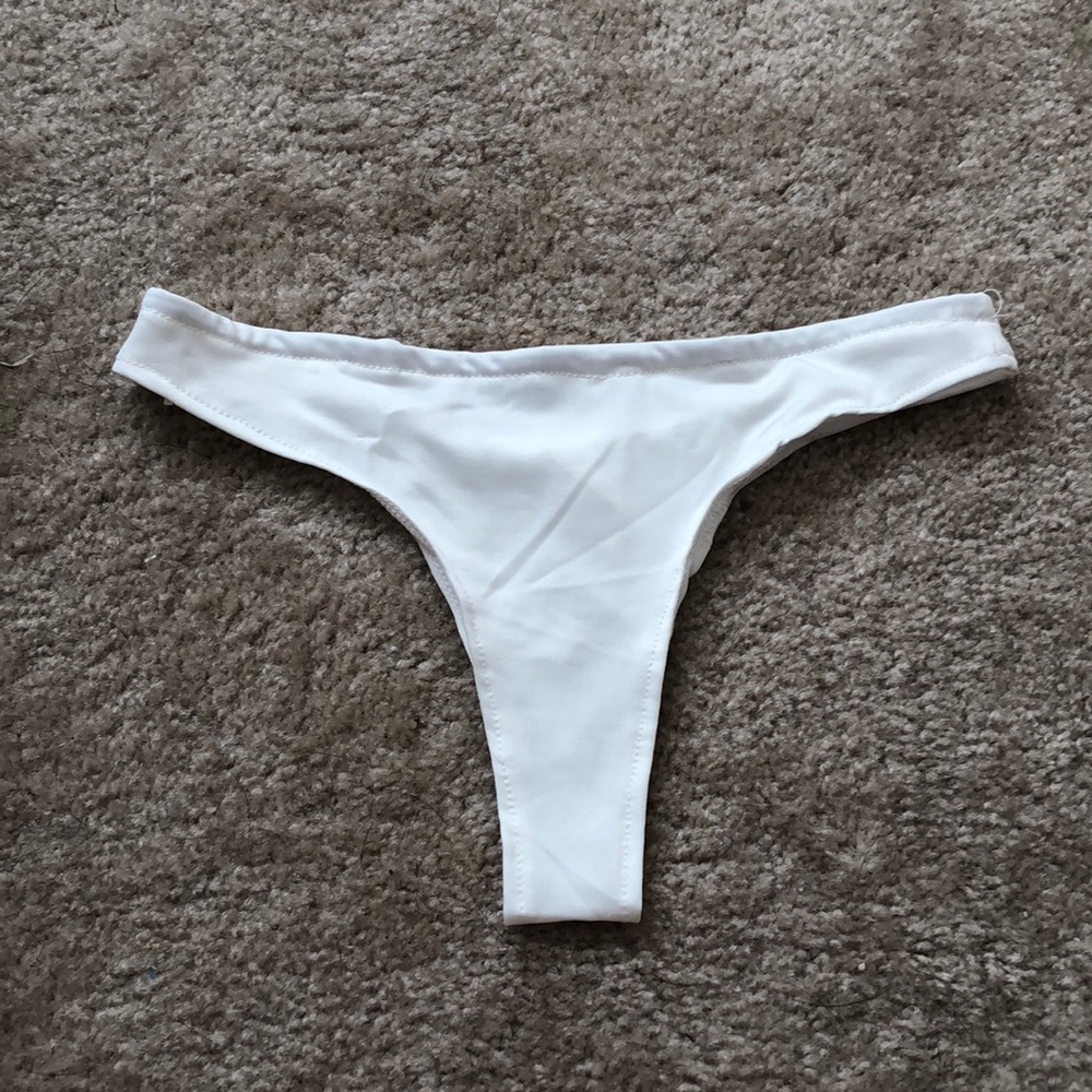 FREE WITH PURCHASE ITEM *1 LEFT* - Picture 4 of 6
